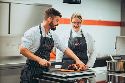 Frisches Essen, frische Gedanken: unser Betriebsrestaurant tischt jeden Mittag vorzüglich auf.